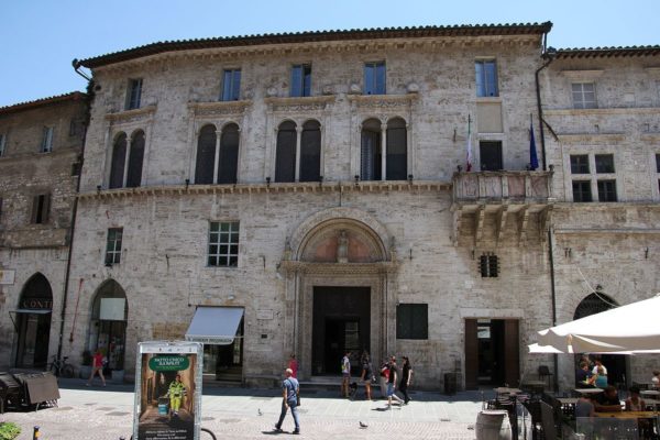 Perugia,_palazzo_del_Capitano_del_popolo